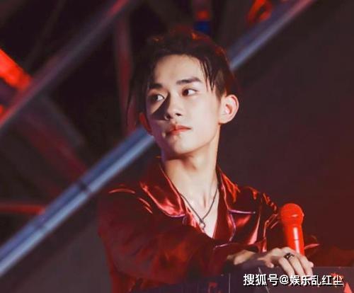 娱乐圈业内爆料易烊千玺,娱乐圈爆料背后的成长与蜕变 第2张 娱乐圈业内爆料易烊千玺,娱乐圈爆料背后的成长与蜕变 第2张